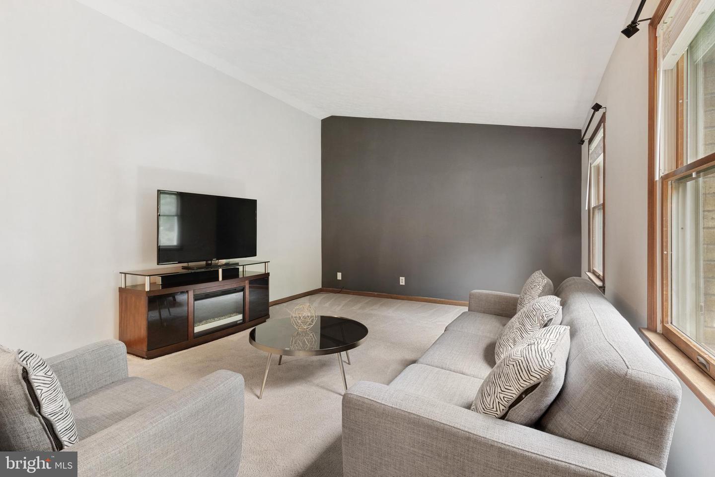 10 Colyer Rd