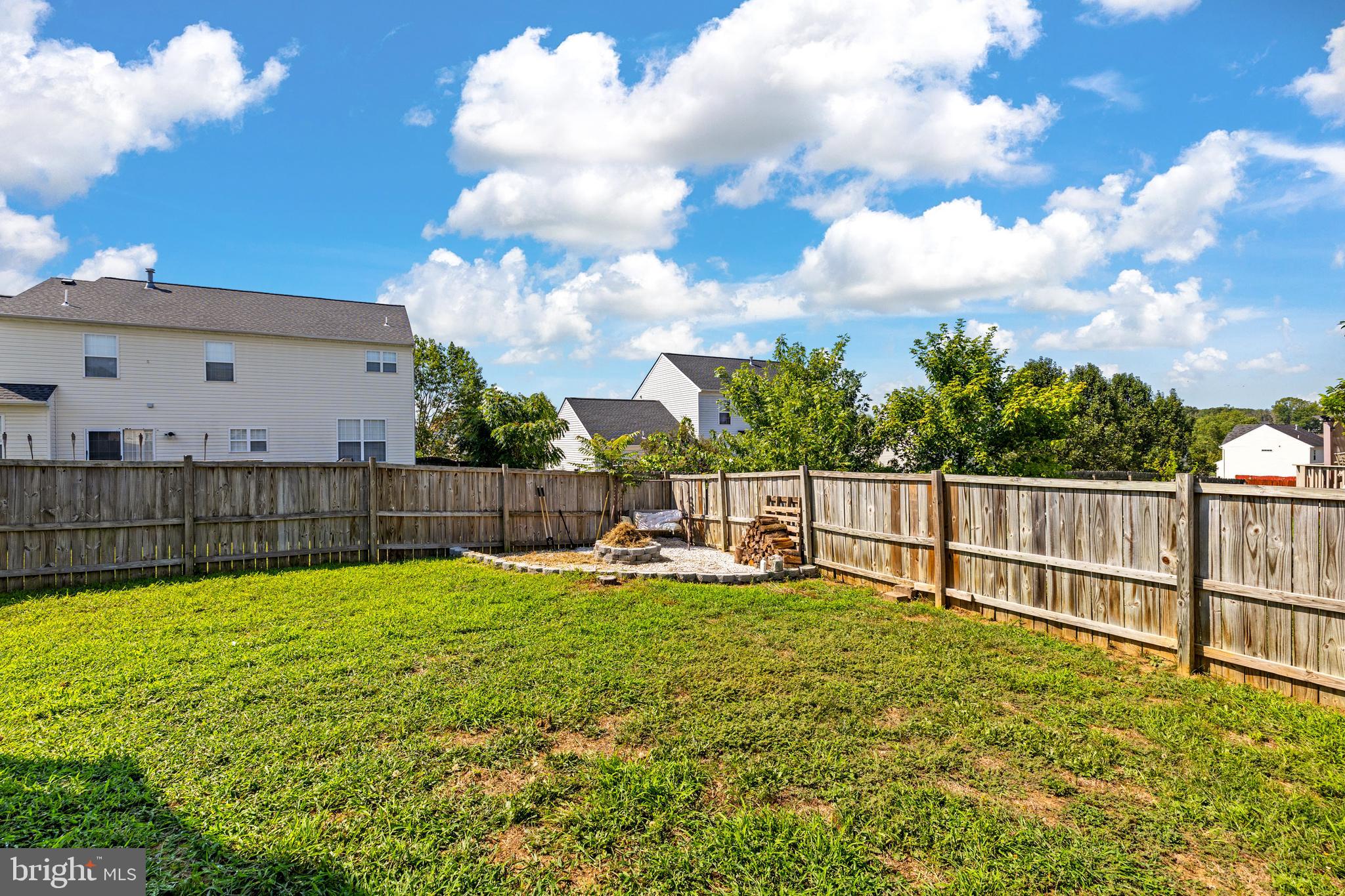 3 Little Field Dr