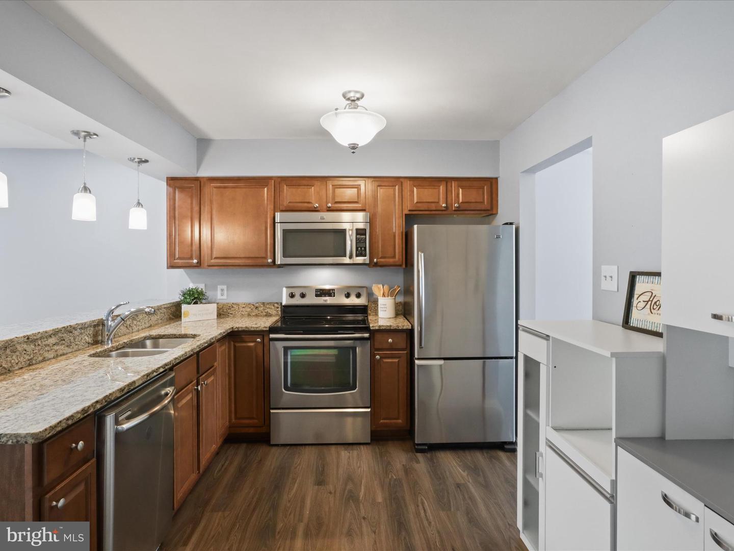 303 Mayfair #187