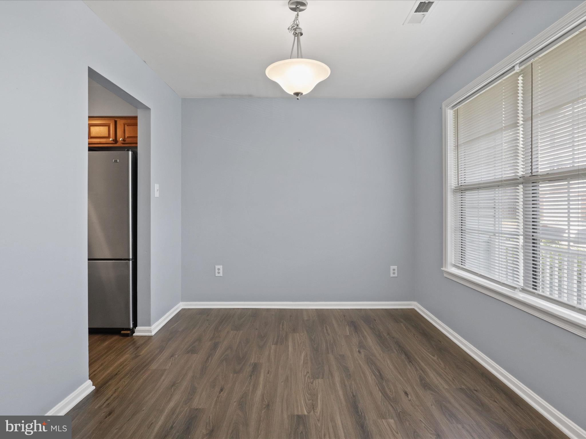 303 Mayfair #187