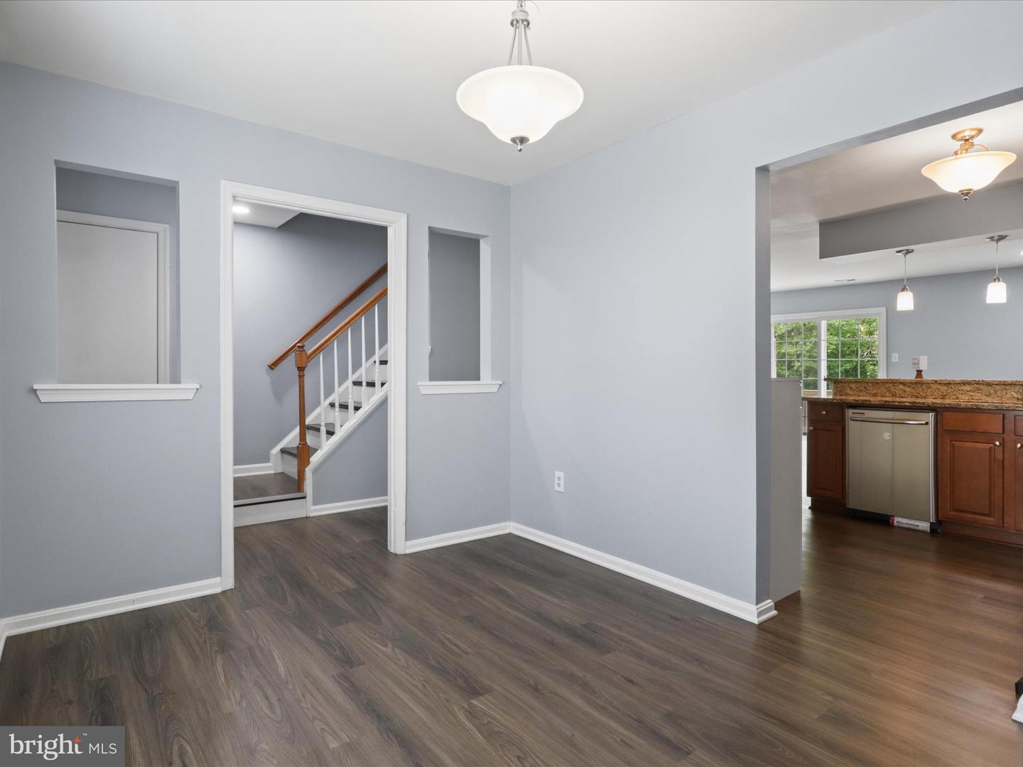 303 Mayfair #187
