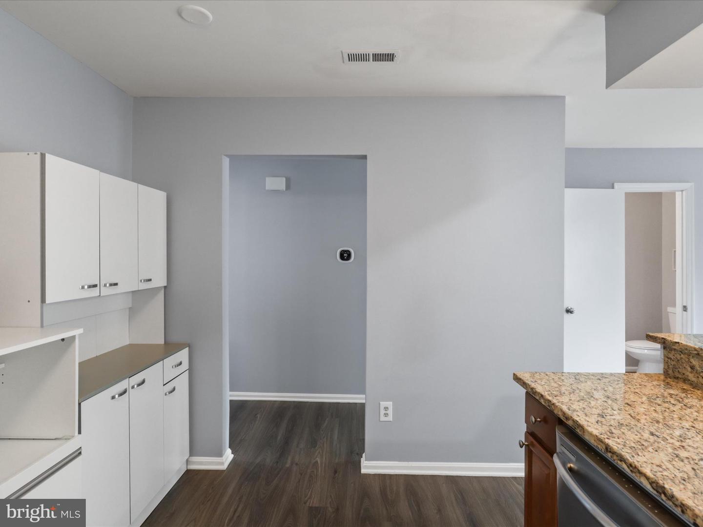 303 Mayfair #187
