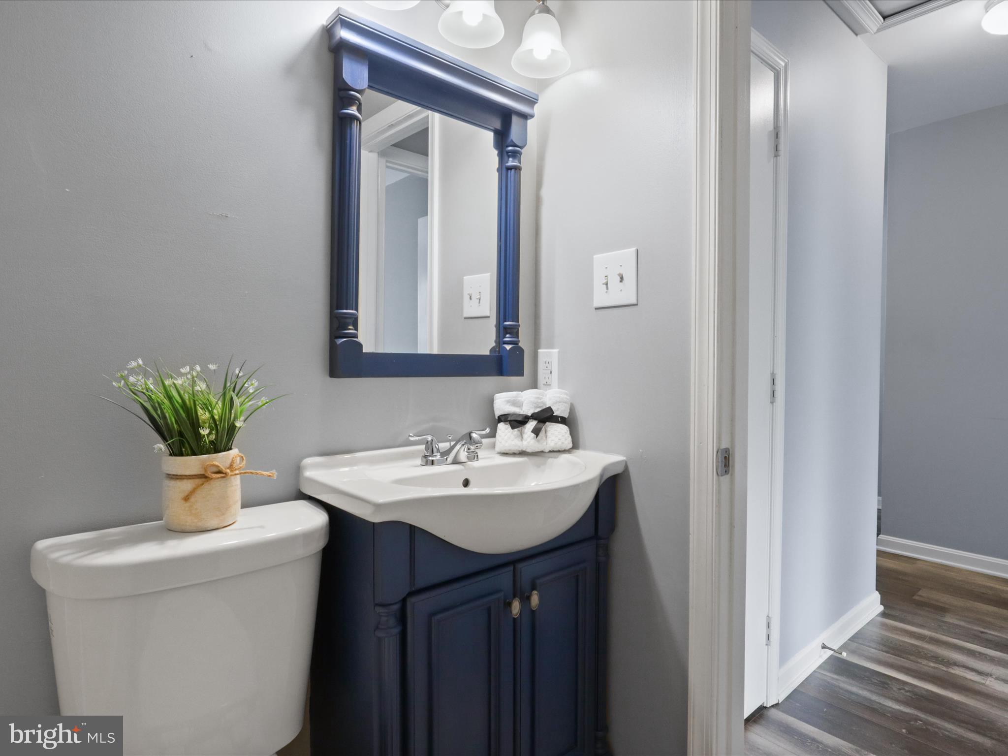 303 Mayfair #187