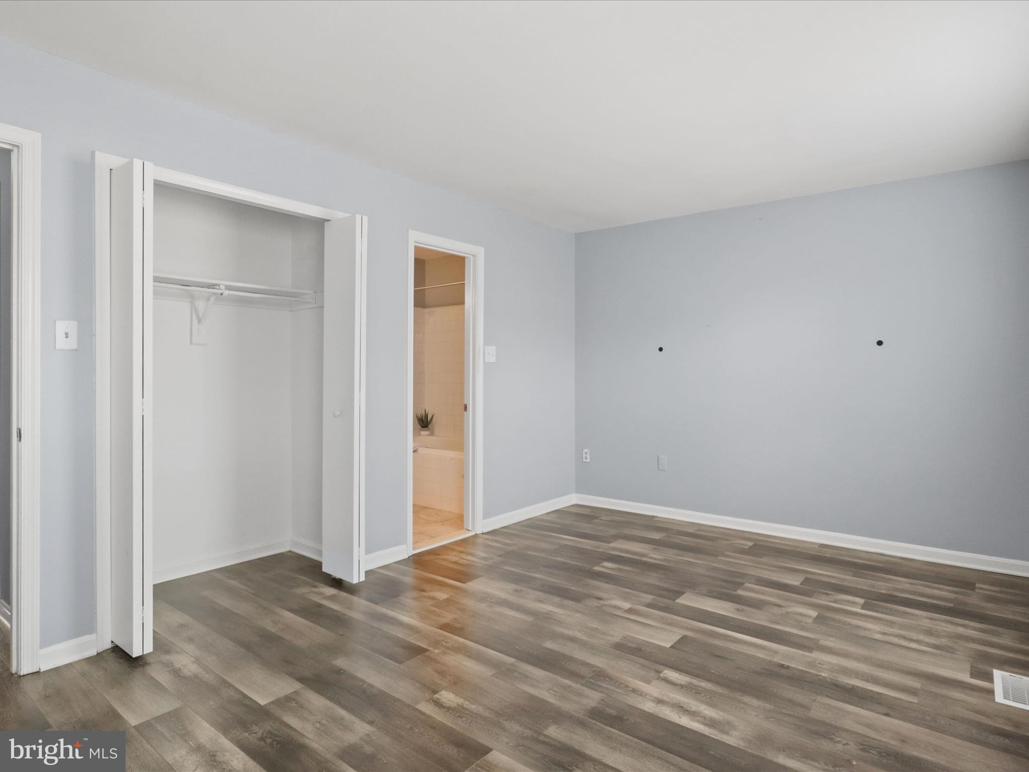 303 Mayfair #187