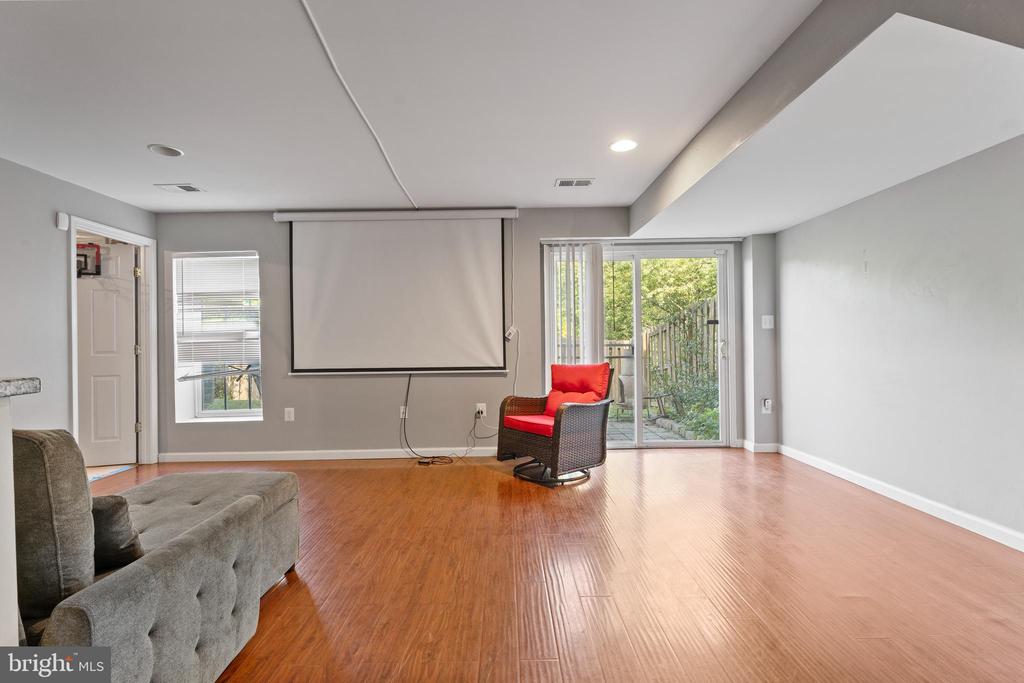 148 EXECUTIVE CIRCLE