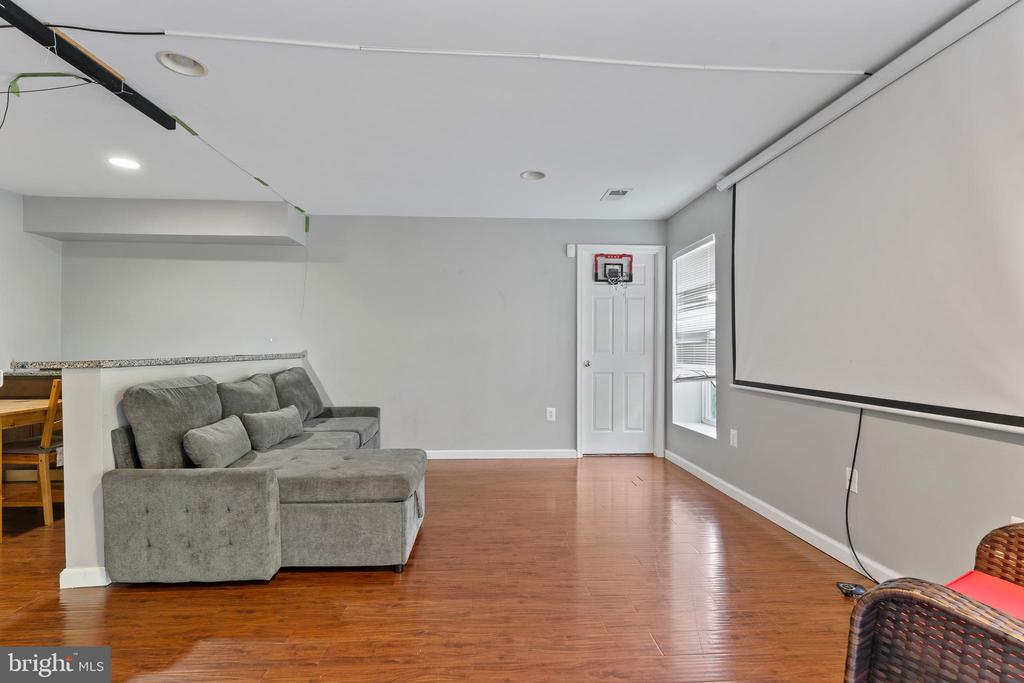 148 EXECUTIVE CIRCLE