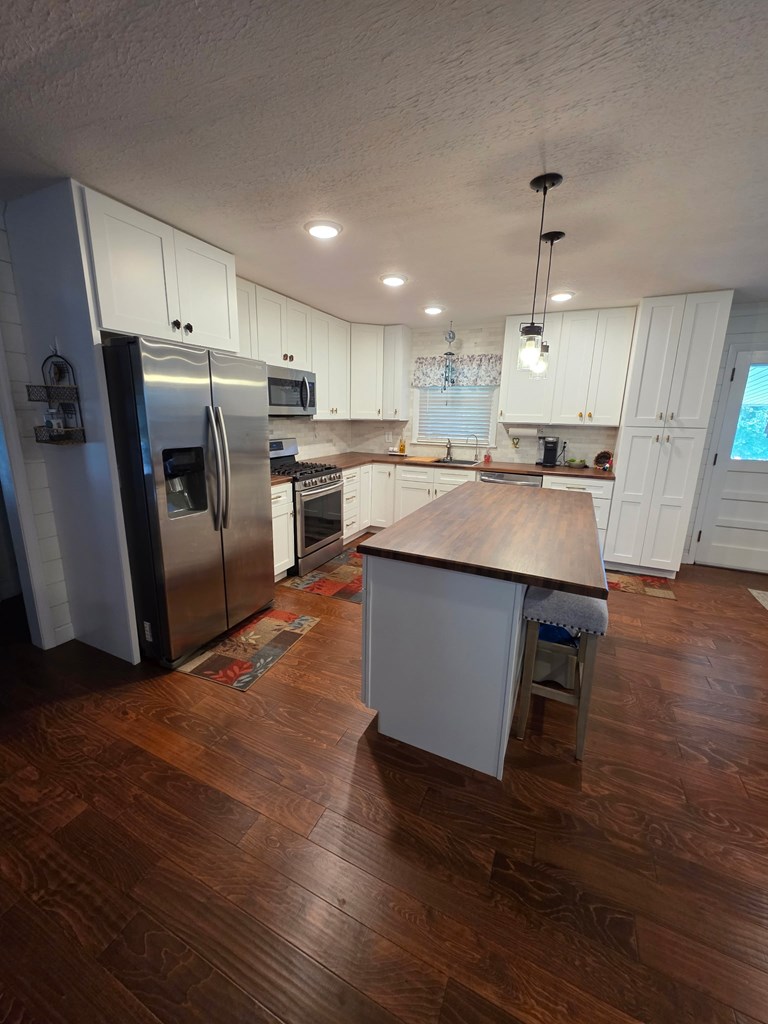 496 Sunset Dr