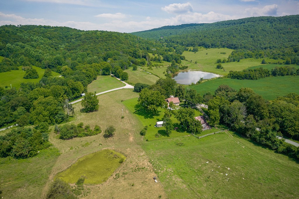 3908 Lost Creek Rd