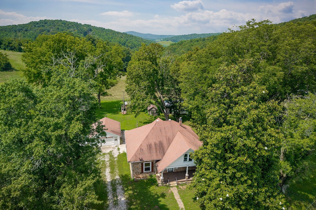 3908 Lost Creek Rd