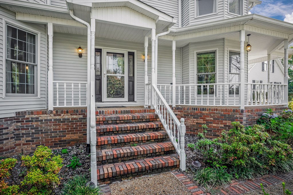4216 Deerfield Lane