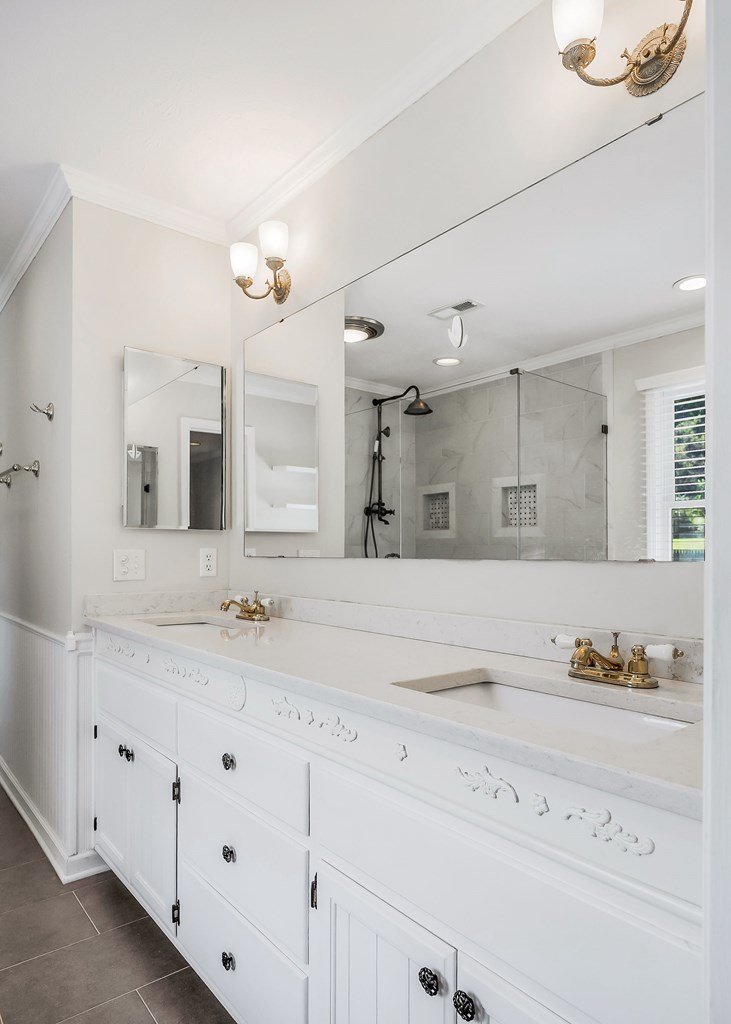4216 Deerfield Lane