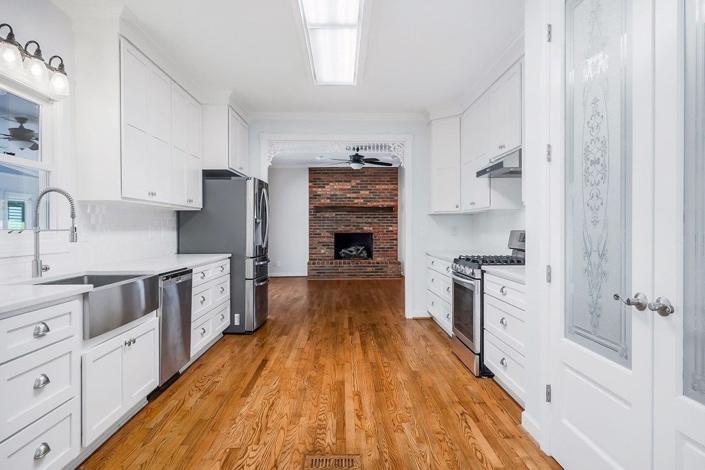 4216 Deerfield Lane
