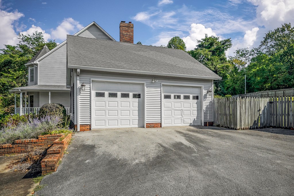 4216 Deerfield Lane