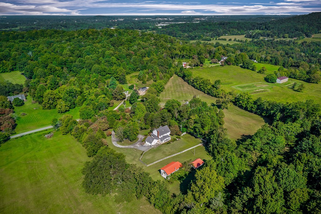 4216 Deerfield Lane