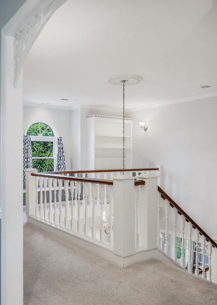4216 Deerfield Lane