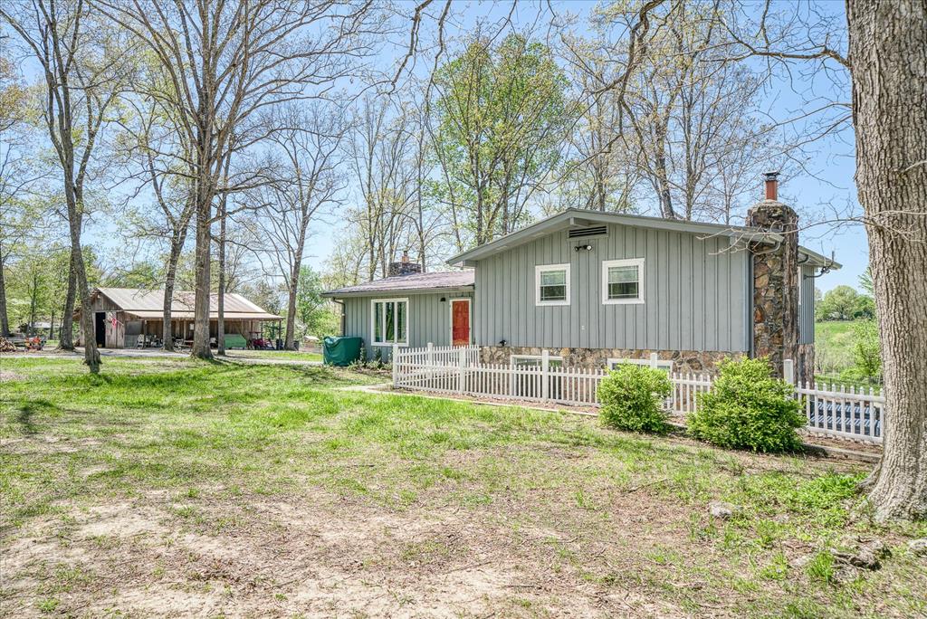 1563 Boyd Creek Rd