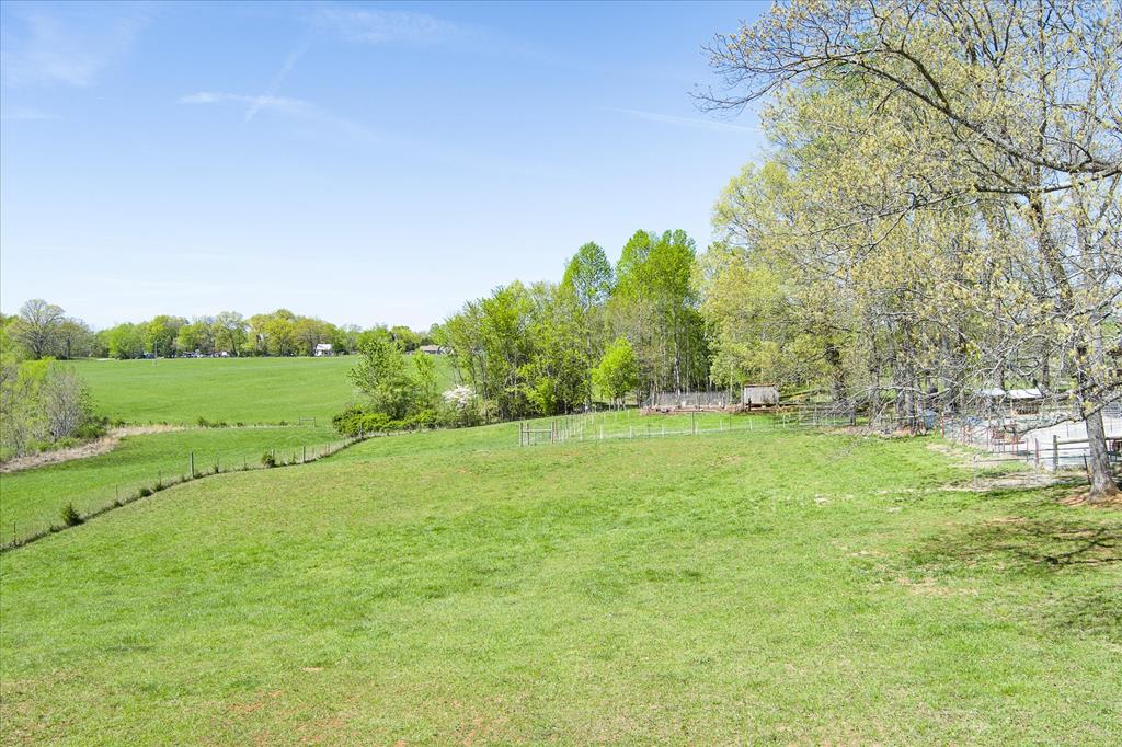 1563 Boyd Creek Rd