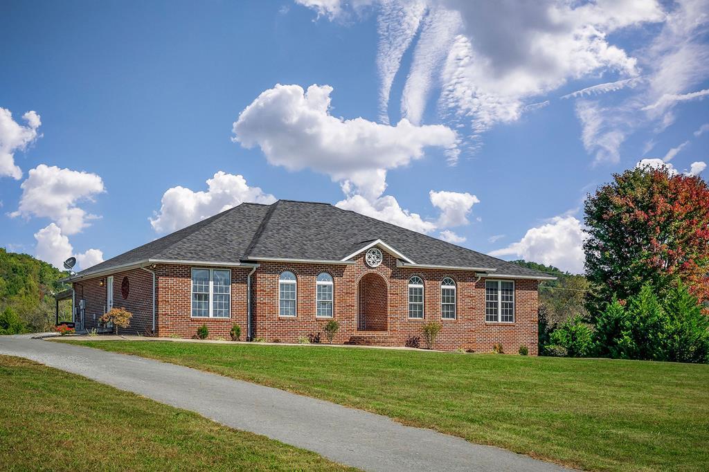 1945 Golden Mountain Rd