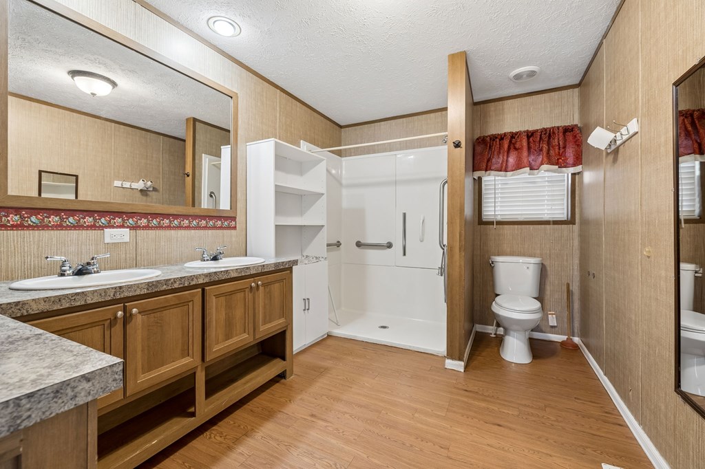 89 Poplar Dr