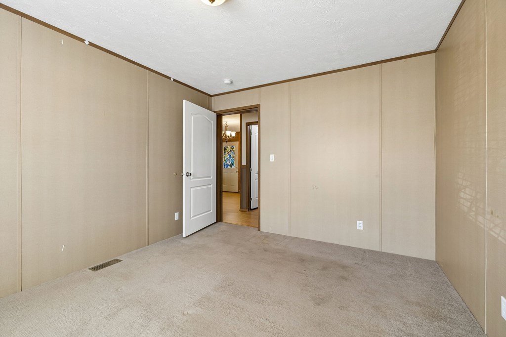 89 Poplar Dr