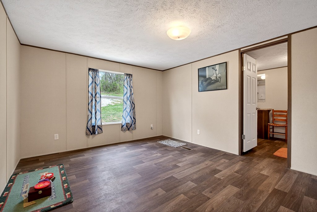 1237 Ridge Rd