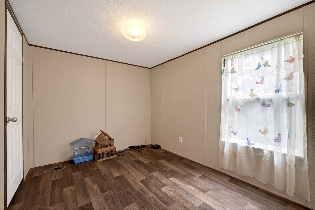 1237 Ridge Rd