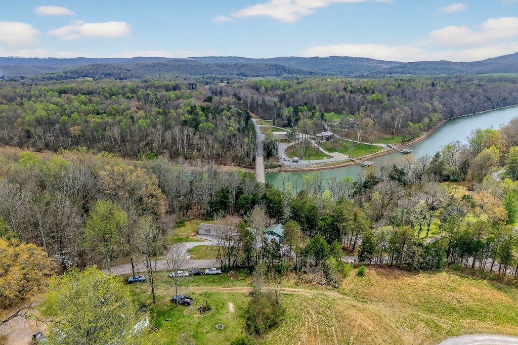 1237 Ridge Rd