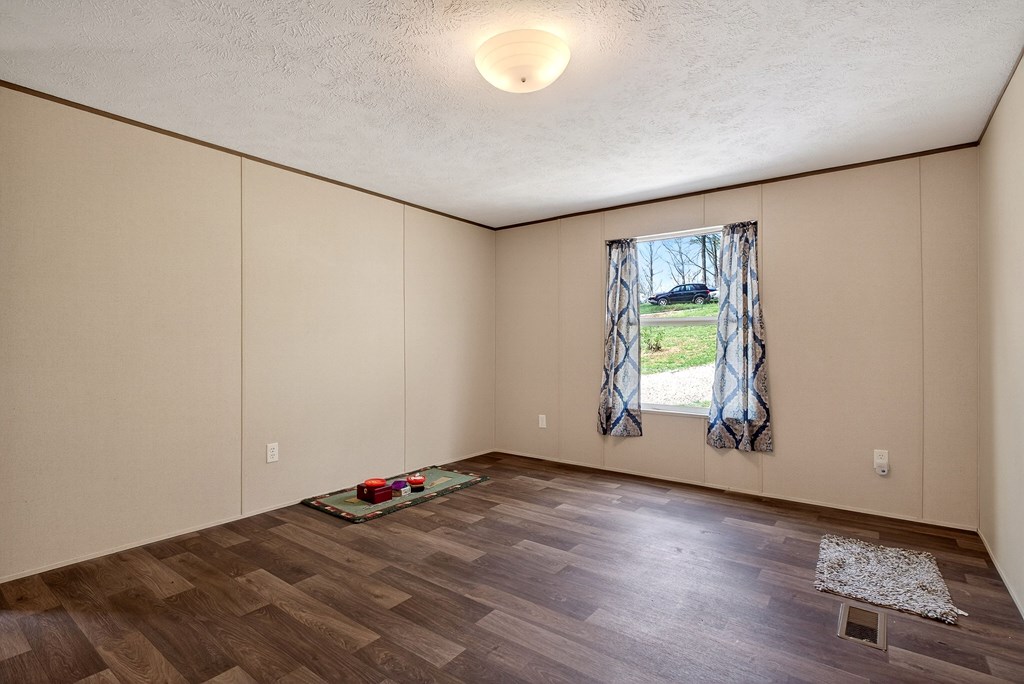 1237 Ridge Rd