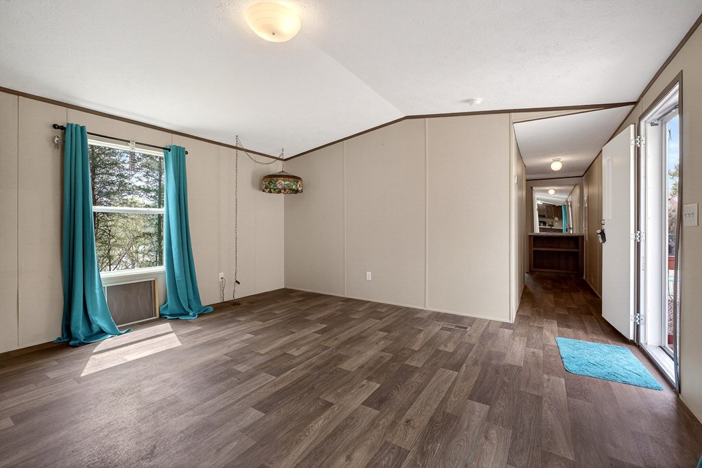 1237 Ridge Rd