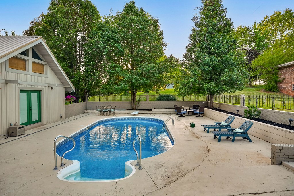 843 W Bockman Way