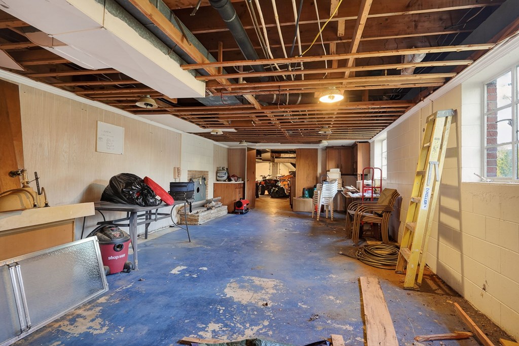 843 W Bockman Way