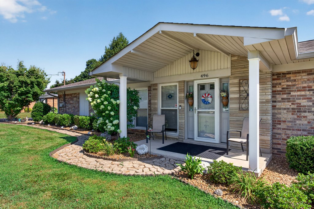 496 Sunset Dr