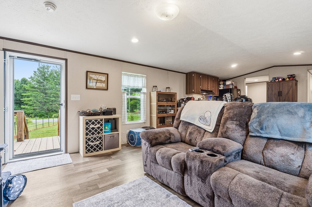 1181 W Ravenscroft Rd