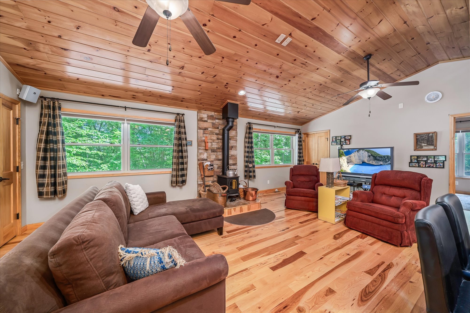 513 Selina Ln
