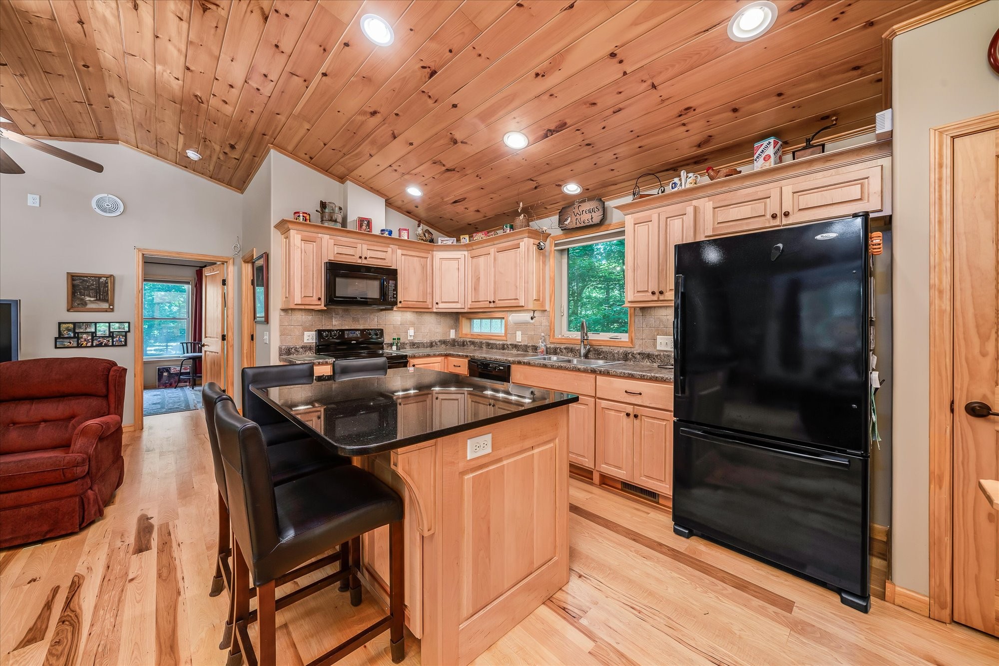 513 Selina Ln