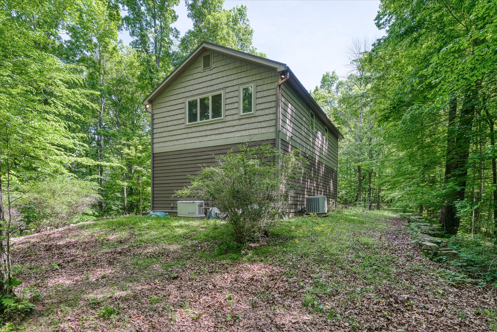 513 Selina Ln