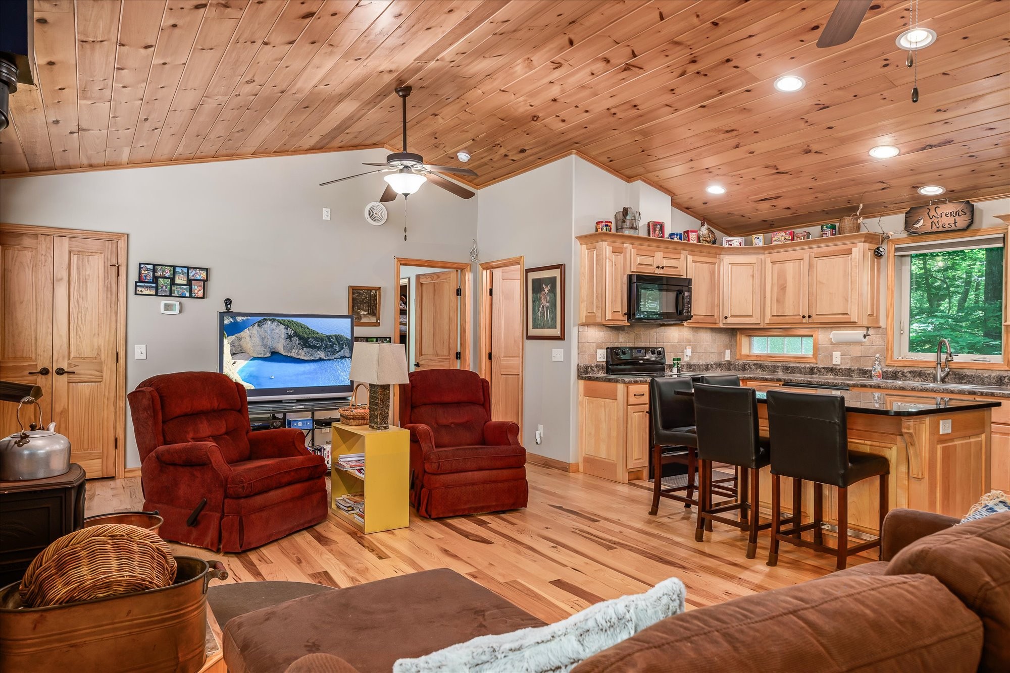 513 Selina Ln