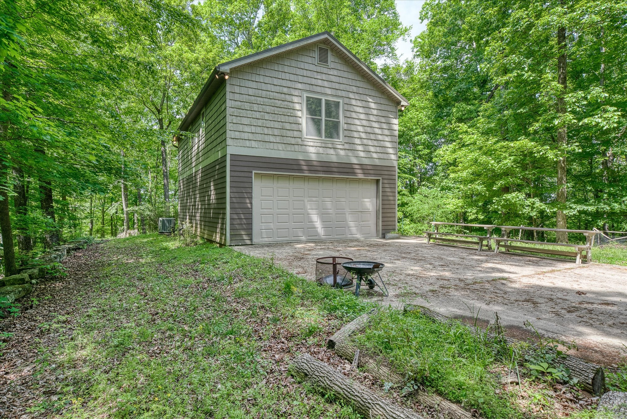 513 Selina Ln