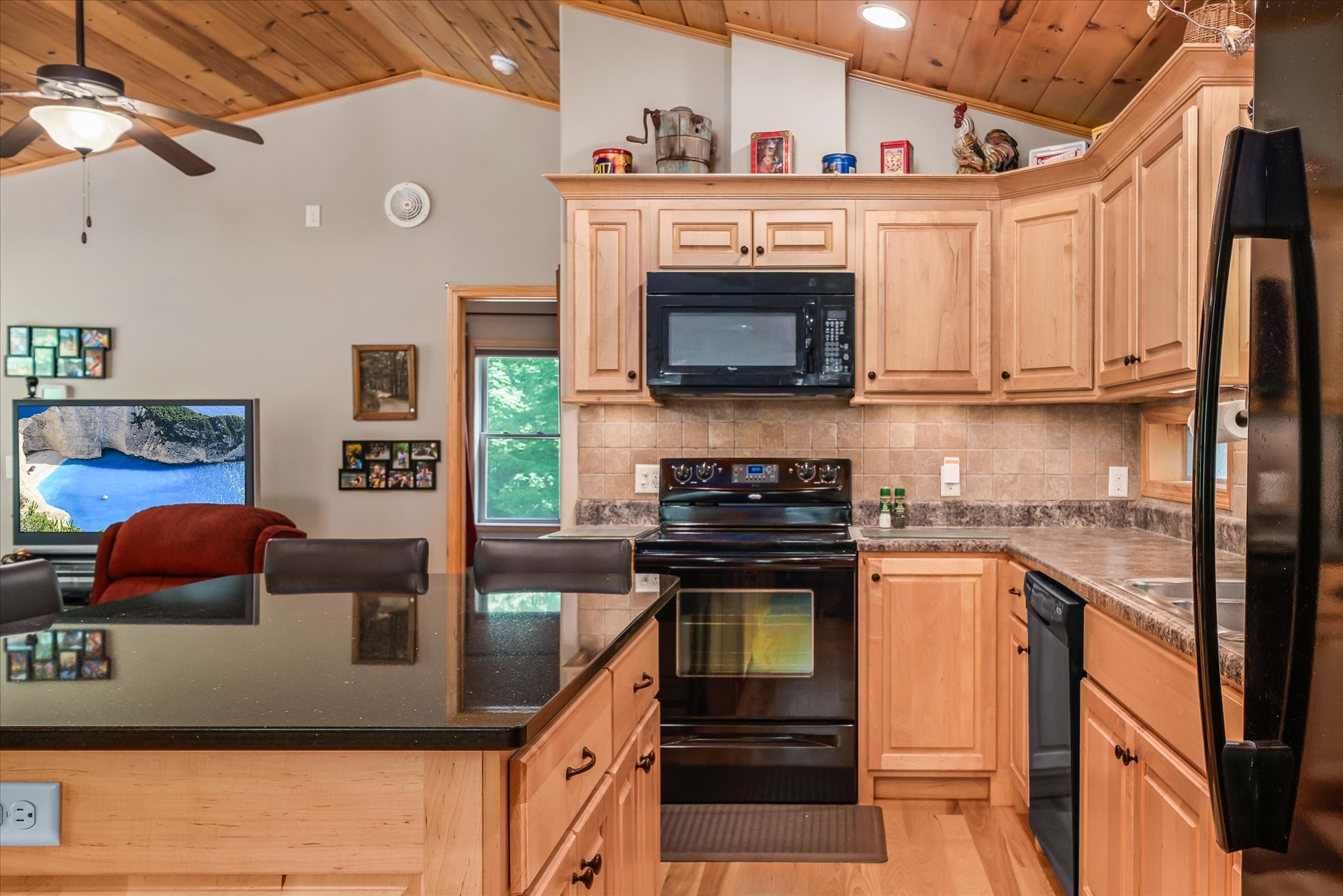 513 Selina Ln