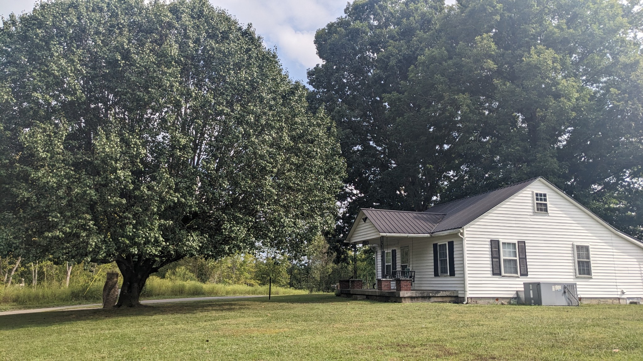 104 Davis Rd