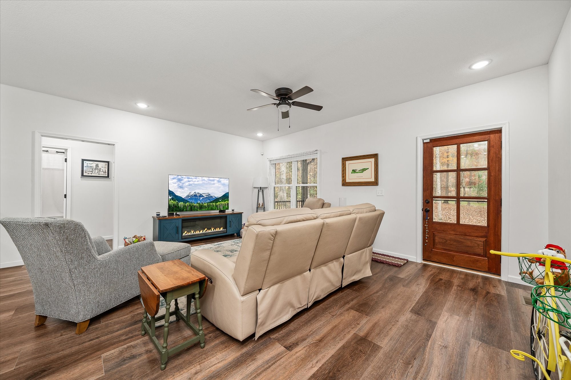 206 Whitehead Dr