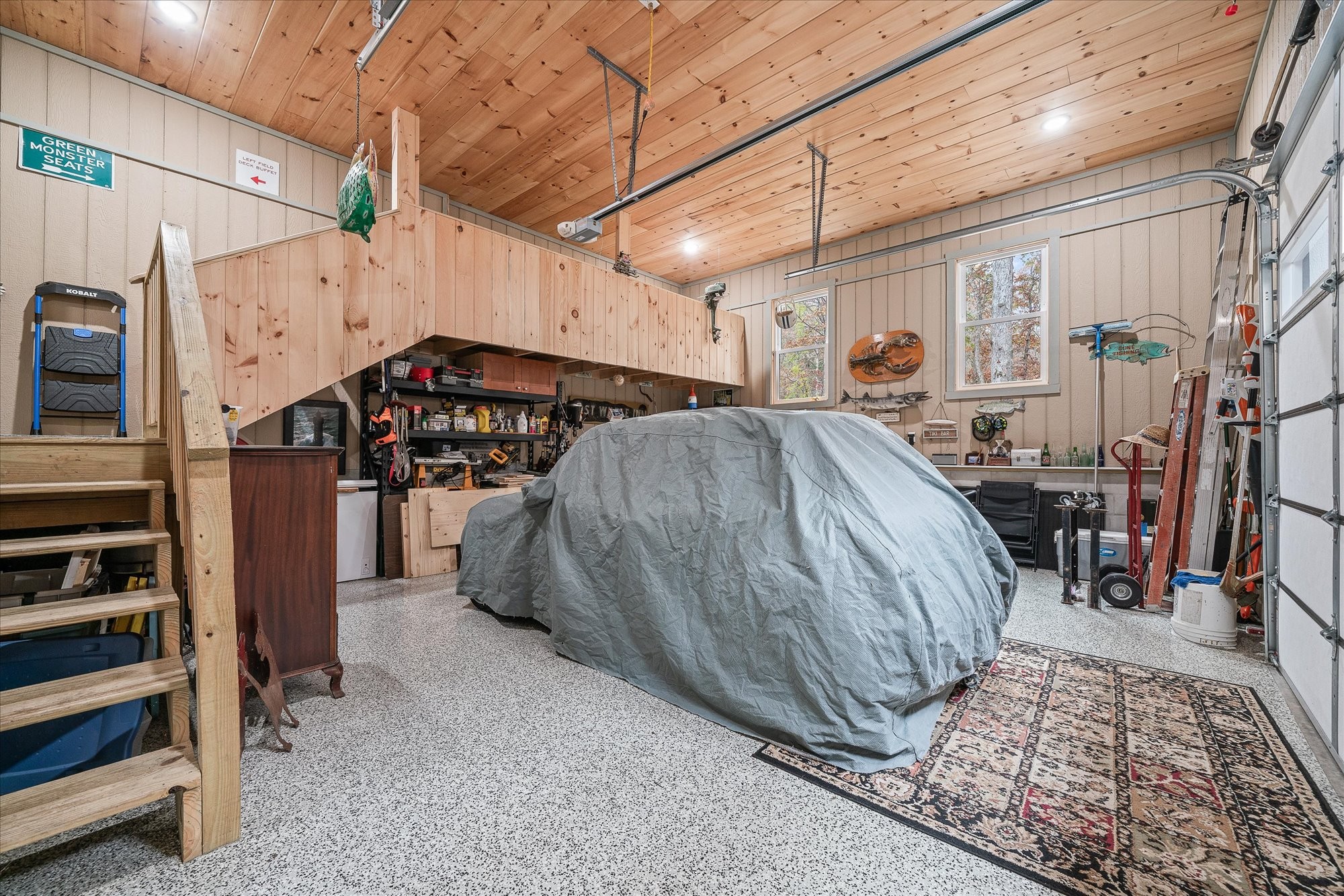 206 Whitehead Dr