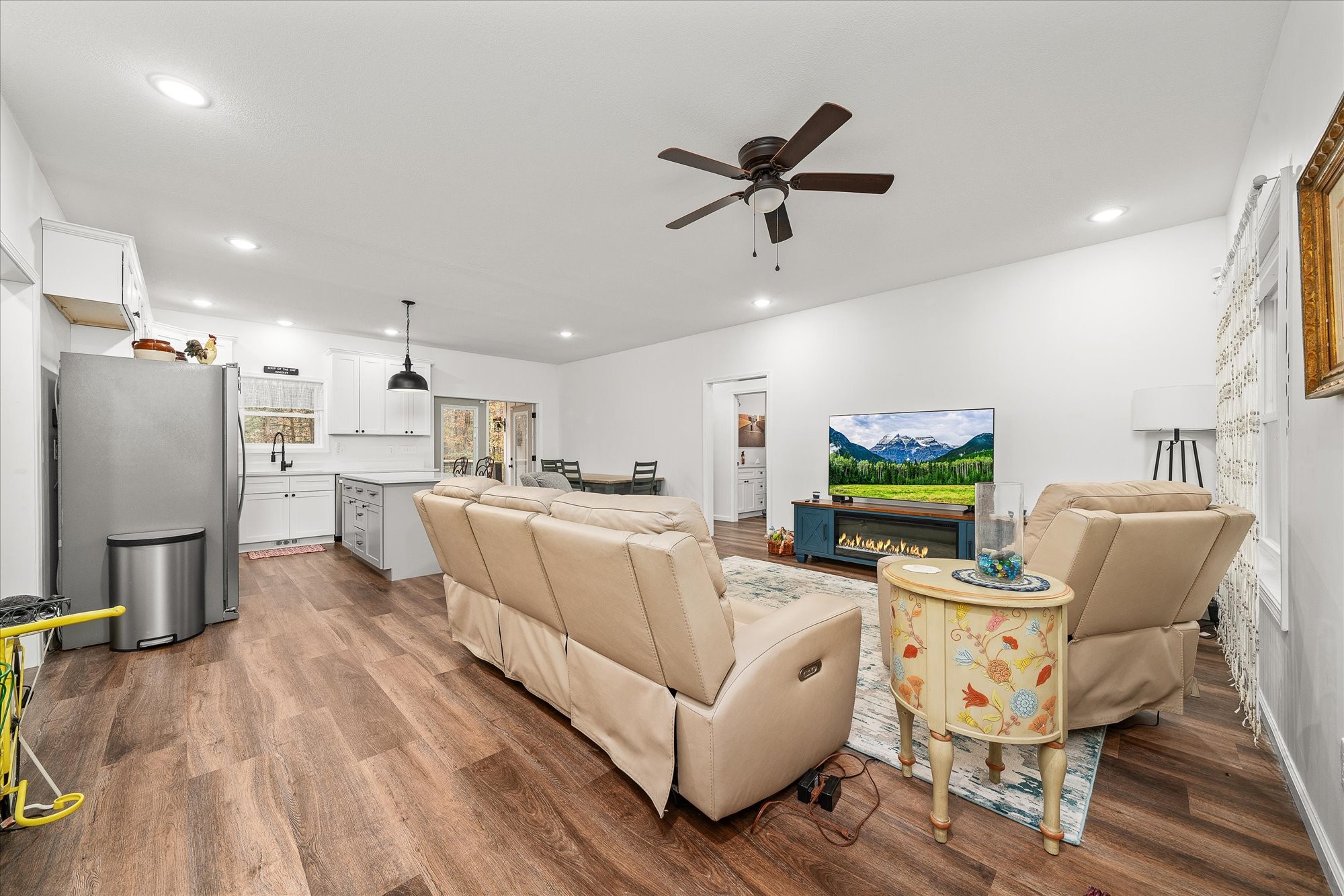 206 Whitehead Dr