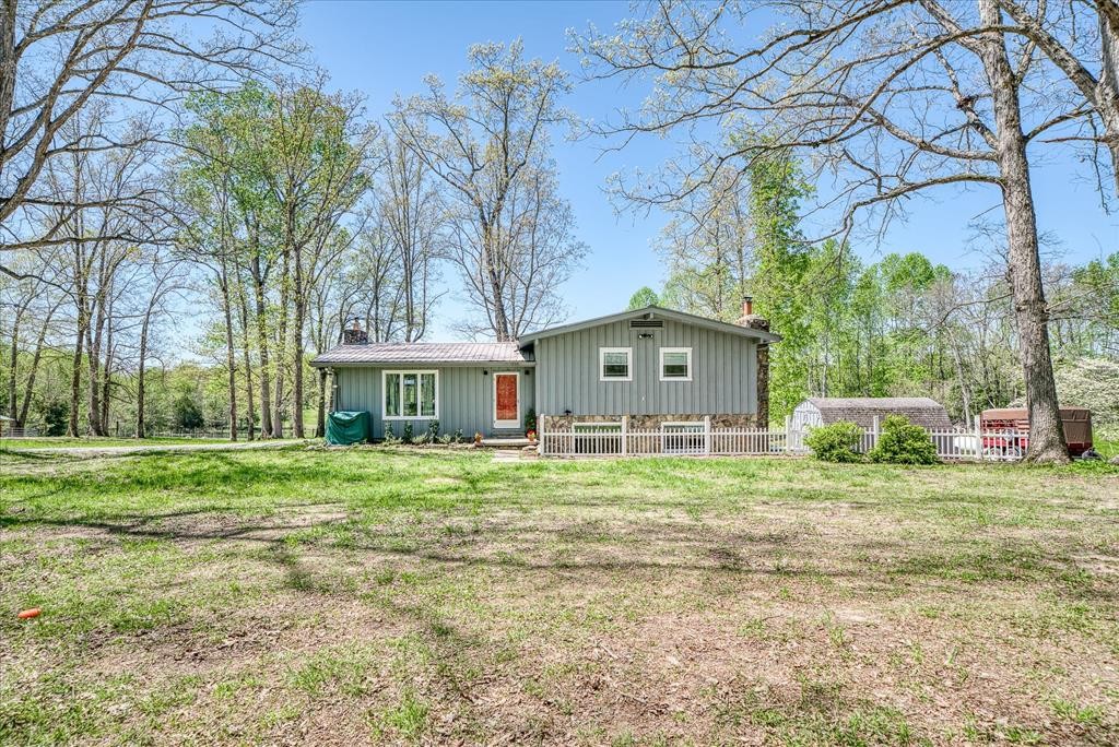 1563 Boyd Creek Rd