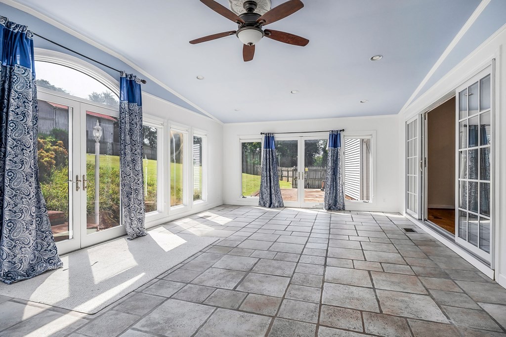 4216 Deerfield Ln