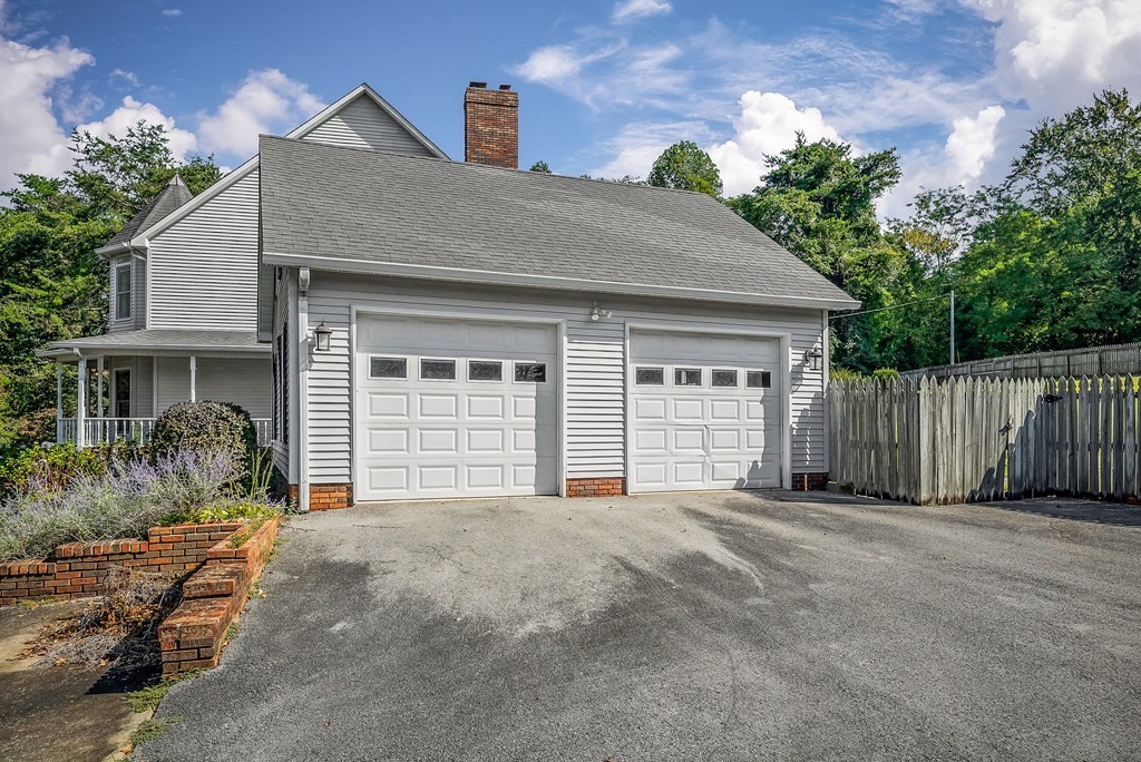 4216 Deerfield Ln