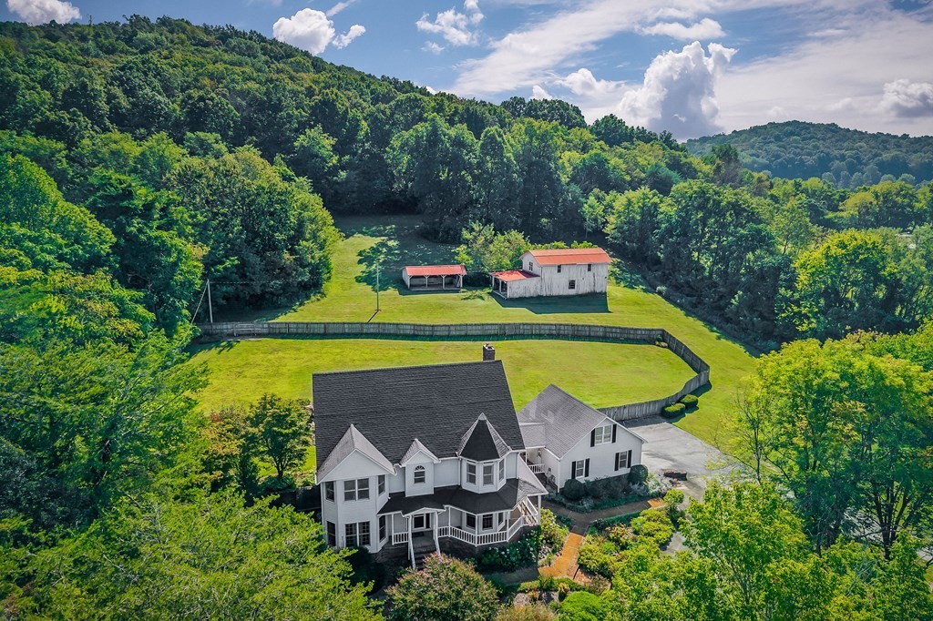4216 Deerfield Ln