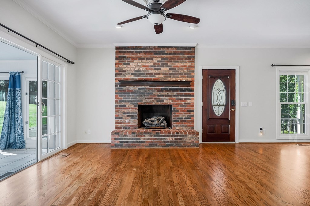 4216 Deerfield Ln