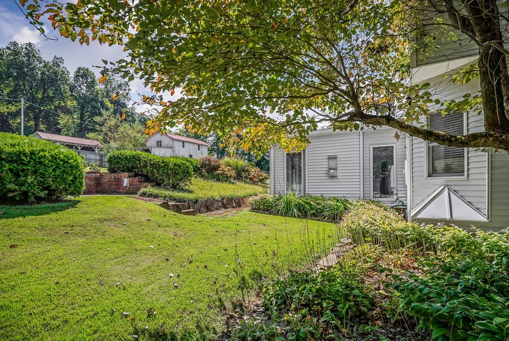 4216 Deerfield Ln