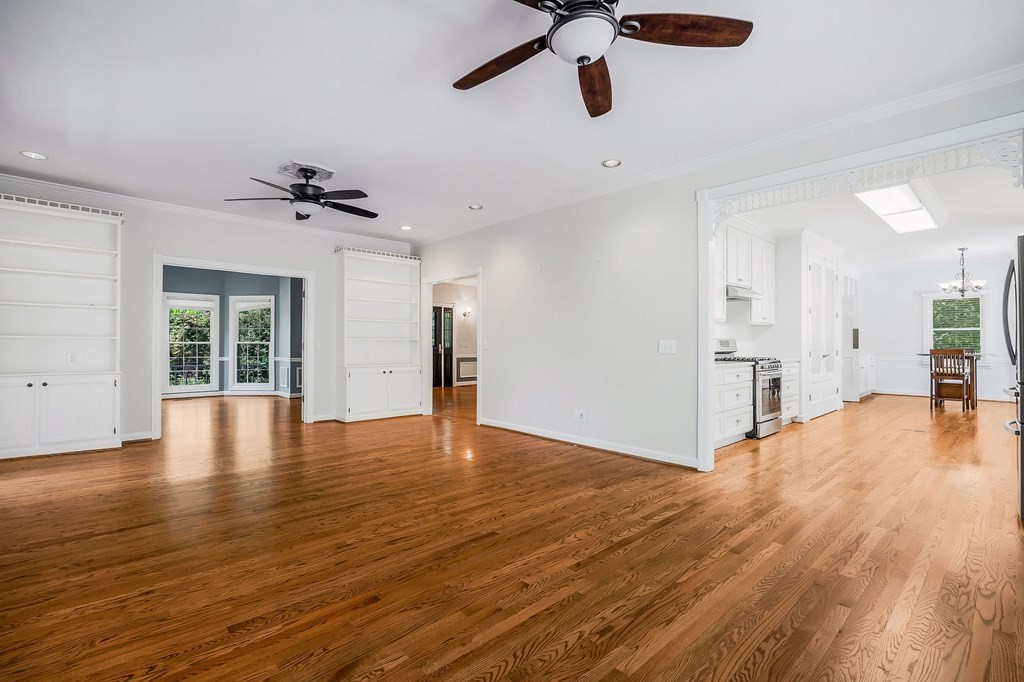 4216 Deerfield Ln